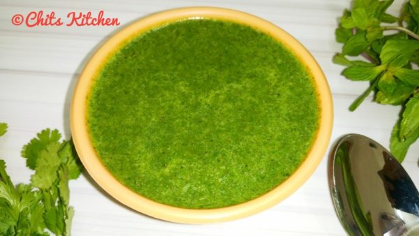 Coriander Mint Chutney (Dhania Pudina Chutney)