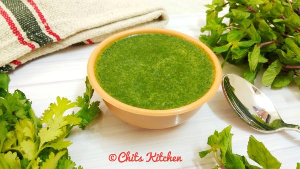 Coriander Mint Chutney (Dhania Pudina Chutney)