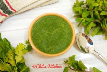 Coriander Mint Chutney (Dhania Pudina Chutney)