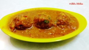 Kele Ka Kofta/Raw Banana Kofta Curry