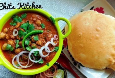 Chole Bhature/Chana Bhatura/Chola Bhatura/Chhole Bhature