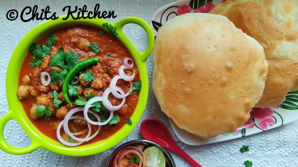 Chole Bhature/Chana Bhatura/Chola Bhatura/Chhole Bhature