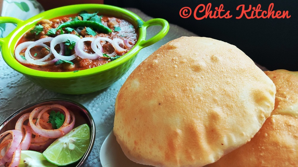 Chole Bhature/Chana Bhatura/Chola Bhatura/Chhole Bhature