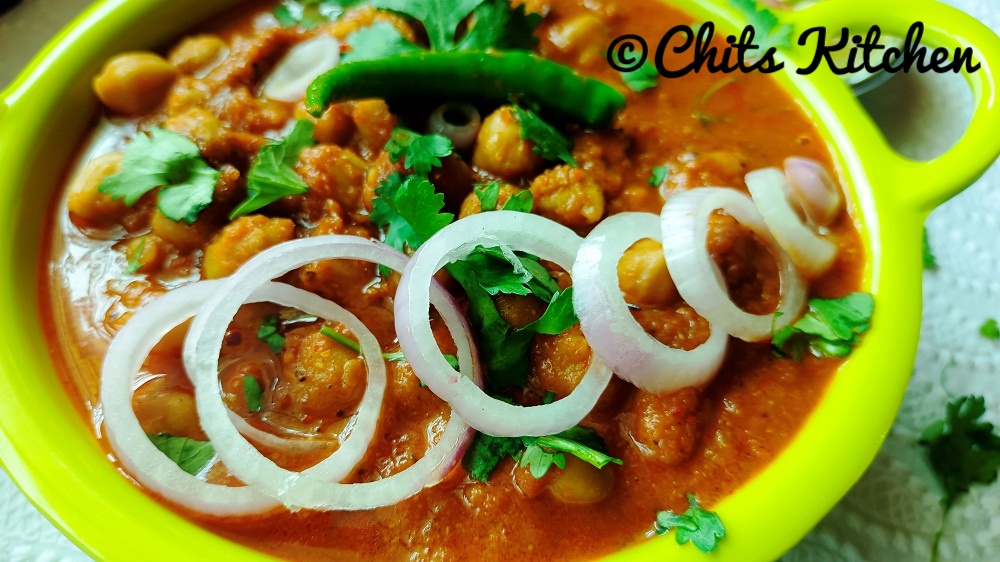 Chole Bhature/Chana Bhatura/Chola Bhatura/Chhole Bhature